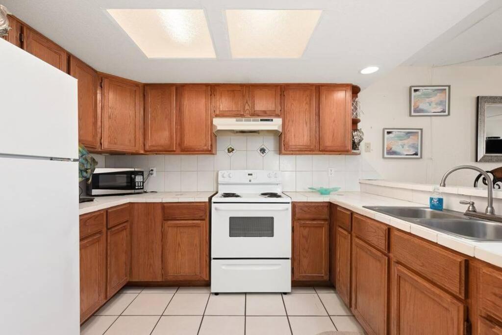 2 Bed 2 Bath Condo By Beach With Resort Pool South Padre Island Kültér fotó
